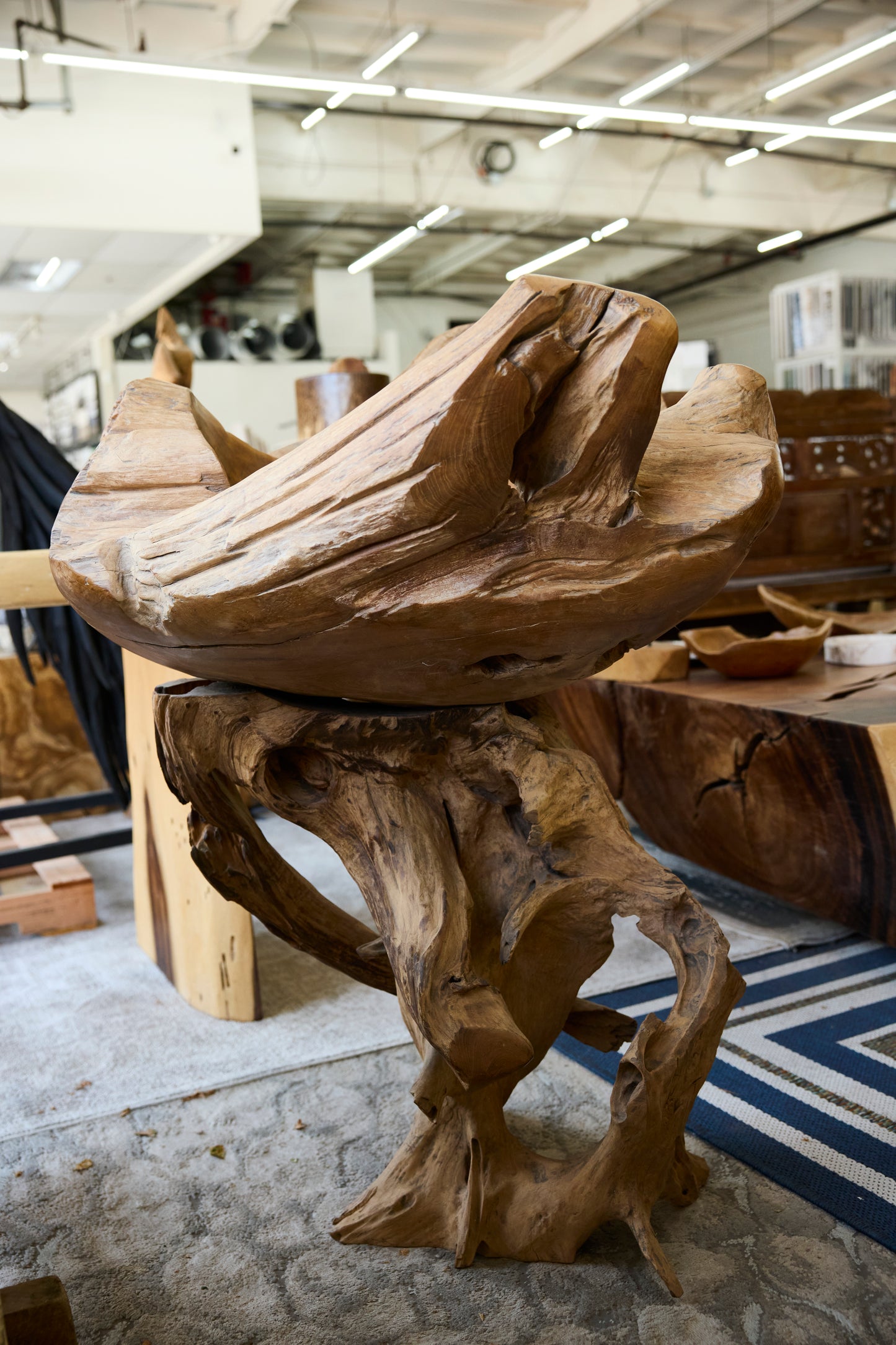 TEAK ROOT WASTAFEL STAND