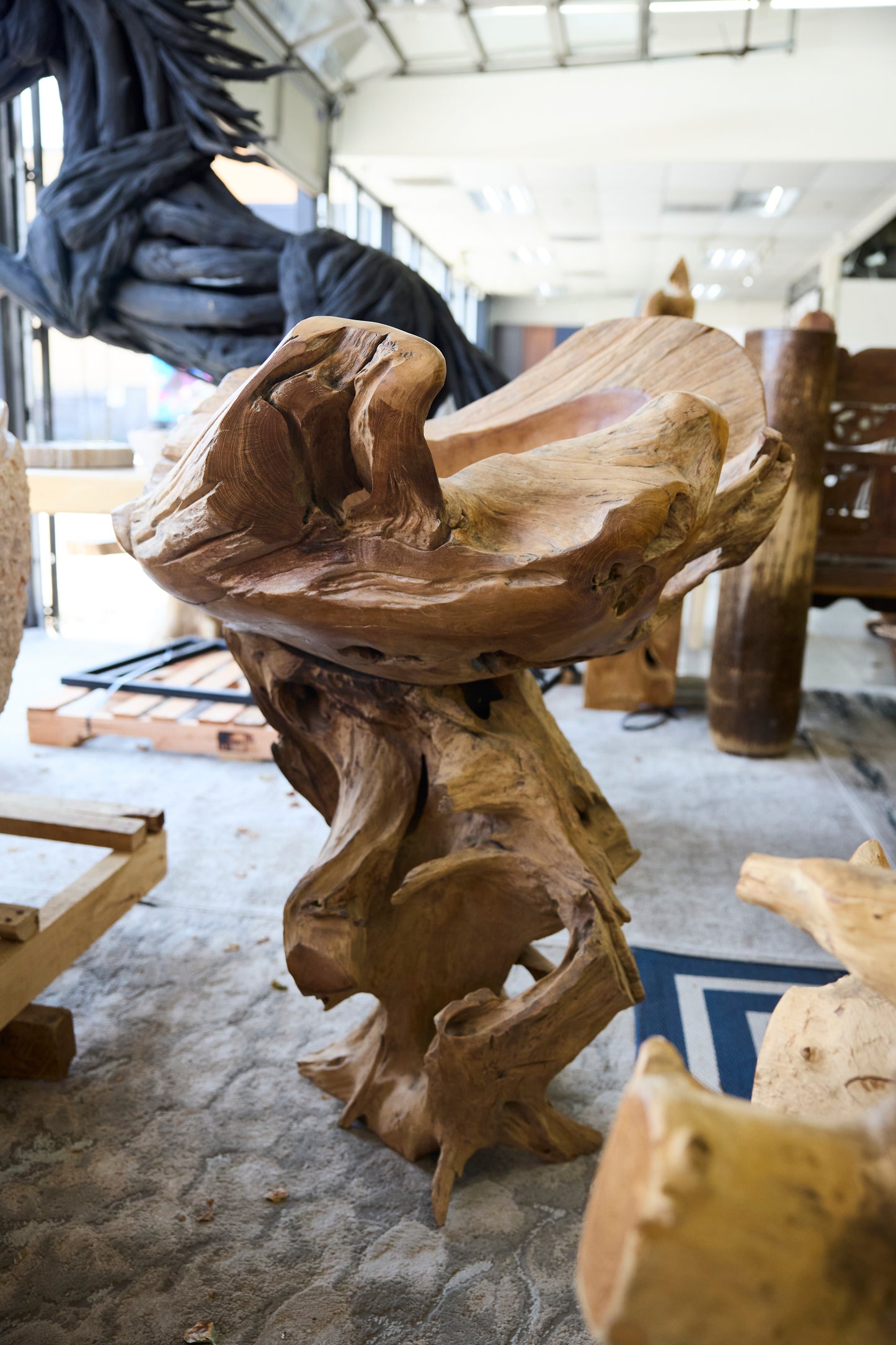 TEAK ROOT WASTAFEL STAND