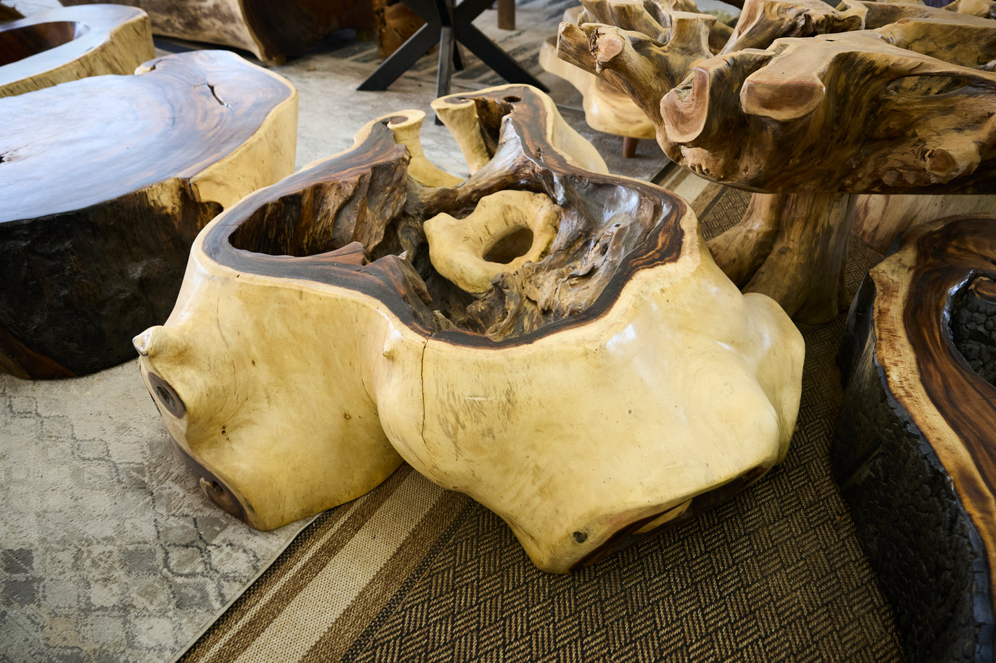SUAR COFFEE TABLE ORGANIC