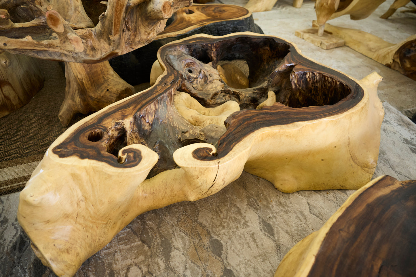 SUAR COFFEE TABLE ORGANIC