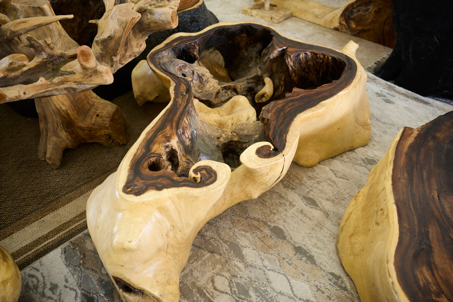 SUAR COFFEE TABLE ORGANIC