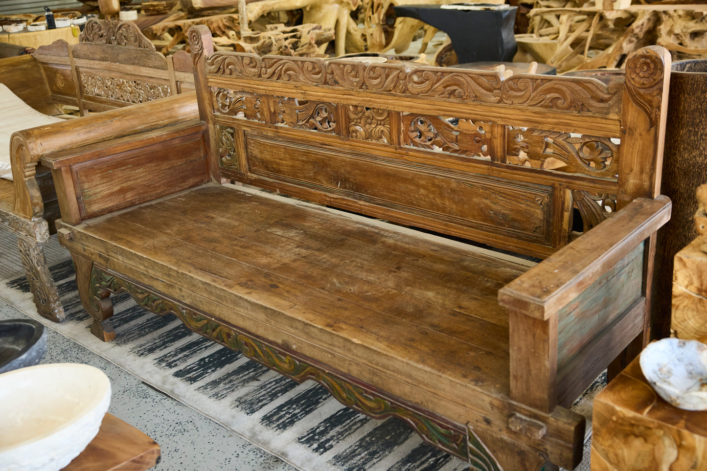 OLD BENCH KARWING WITH CUSSIN