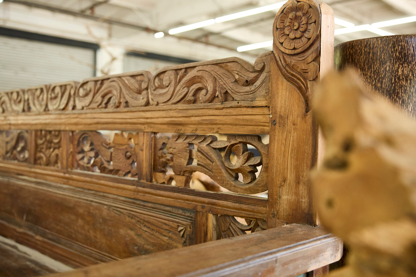 OLD BENCH KARWING WITH CUSSIN