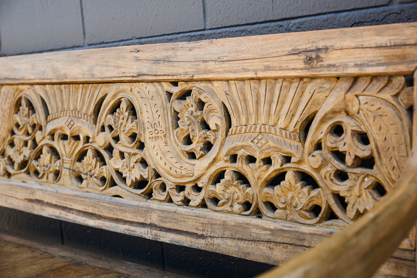 OLD BENCH KARWING (WITH CUSSION )