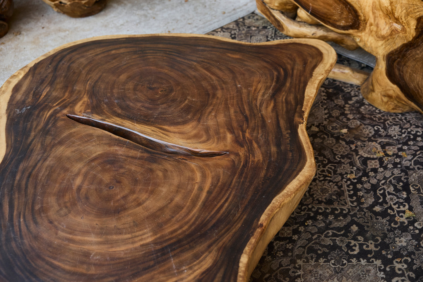 SUAR COFFEE TABLE WOODEN LEGS PU FINISH