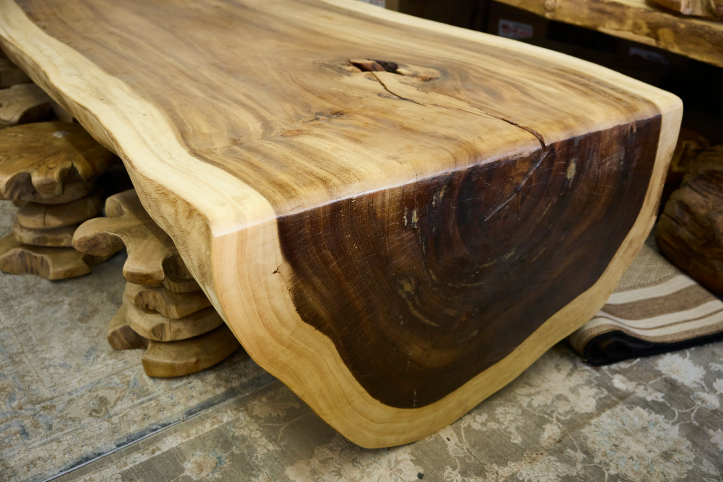 Dining table solid